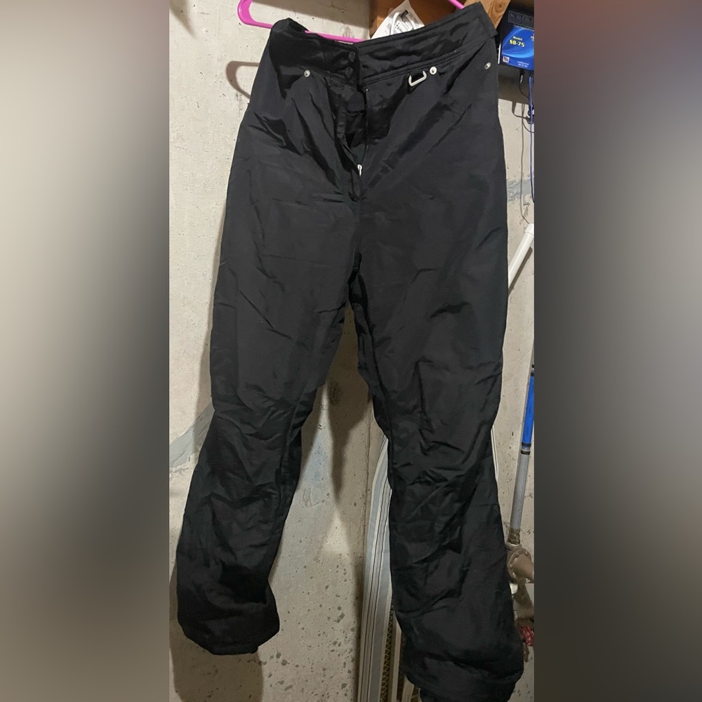 Item sold. Cannot delete item.